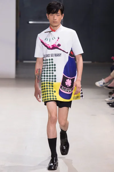 Look 15